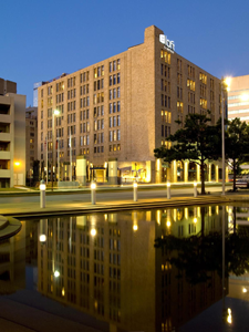 Aloft Dallas Downtown - We're just steps from City Hall and the Dallas Convention Center, with easy access to the American Airlines Center, Arts District, and much more! Aloft Dallas Downtown - We're just steps from City Hall and the Dallas Convention Center, with easy access to the American Airlines Center, Arts District, and much more!