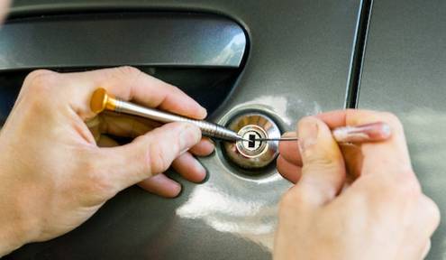 4 Ways A Professional Locksmith Dallas TX Can Help Car Owners