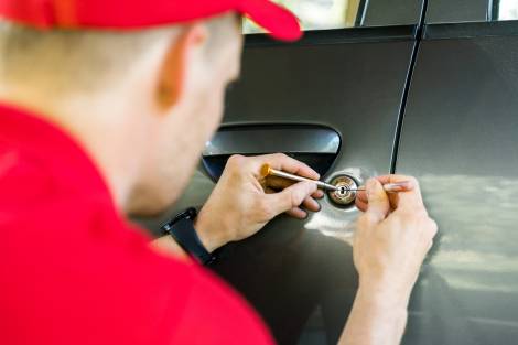 4 Ways A Professional Locksmith Dallas TX Can Help Car Owners