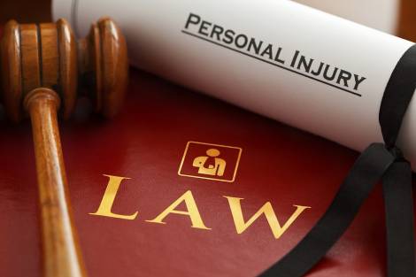 4 Benefits of Hiring a Personal Injury Lawyer