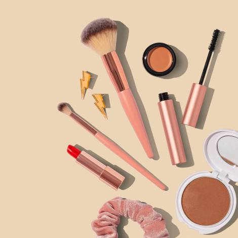 How to Start a Successful Beauty Business: A Step-by-Step Guide