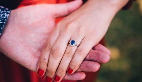 The Dos and Don'ts of Buying an Engagement Ring