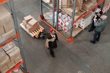 How to Equip Your Warehouse for Better Efficiency and Productivity